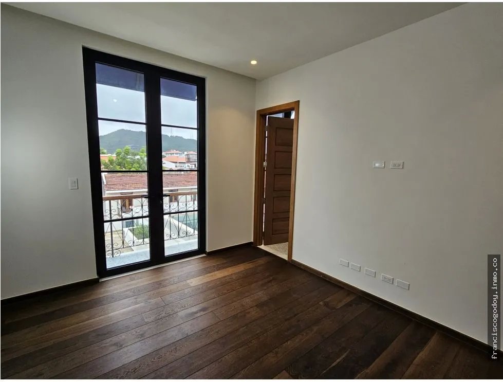 Apartamento en venta en el casco antiguo, santa familia