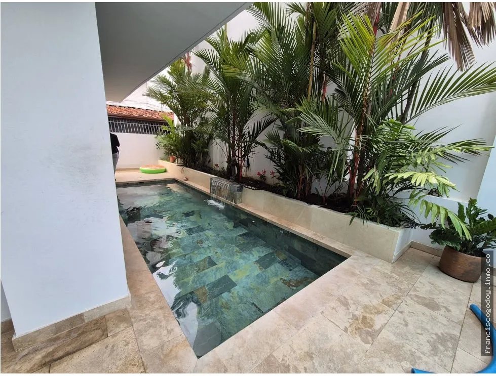 Venta de residencia en altos del golf