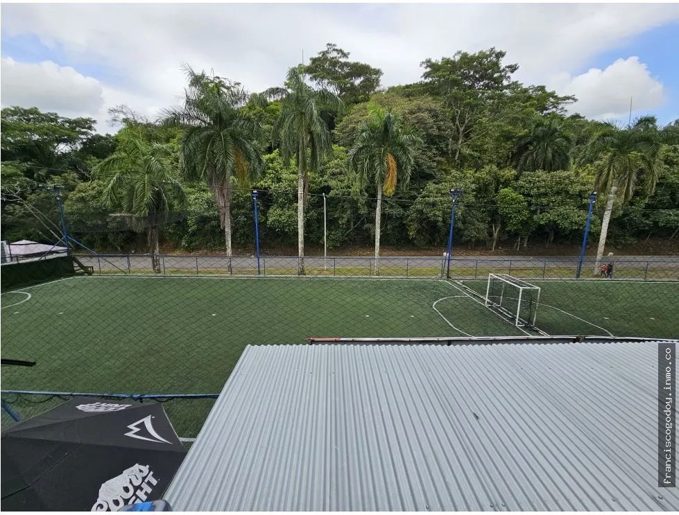 Se vende edificio de dos plantas en albrook