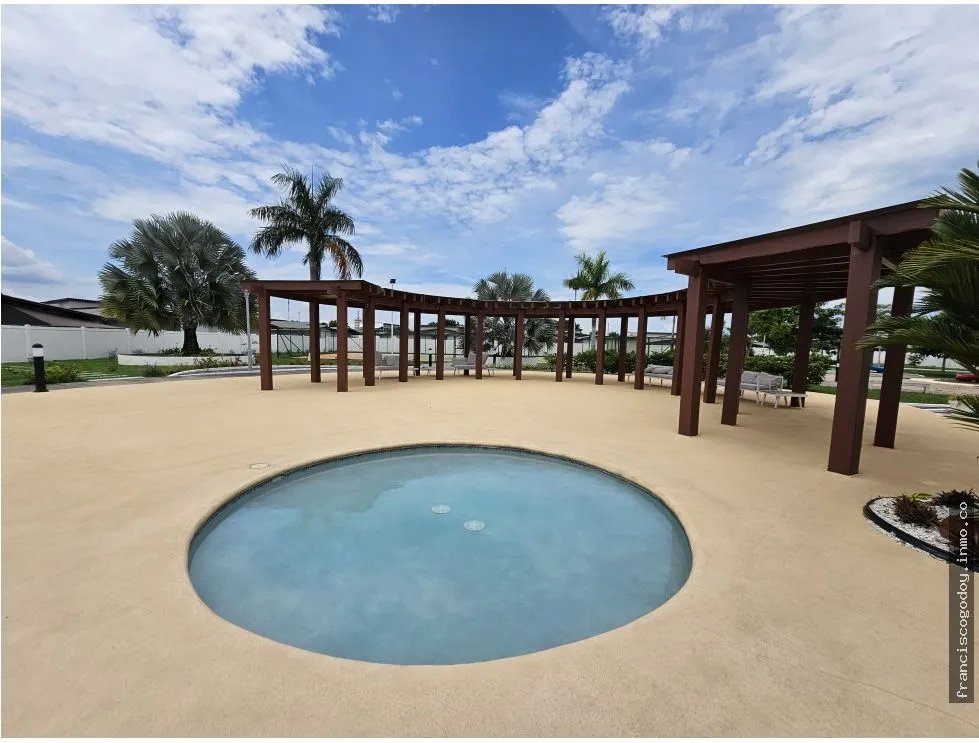 Venta de casa en villa sur, costa sur