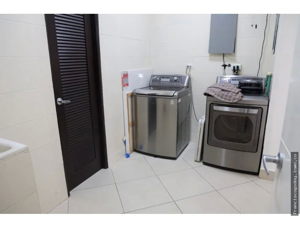 Se alquila apartamento en el embassy club garden panamá