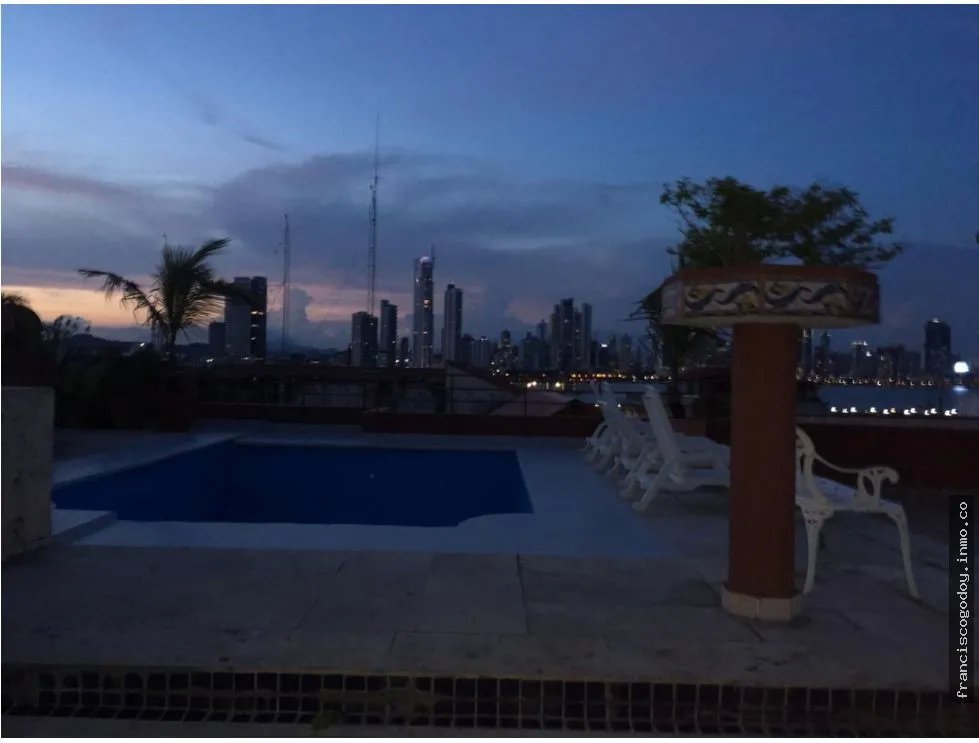 Se alquila apartamento en casco viejo fg
