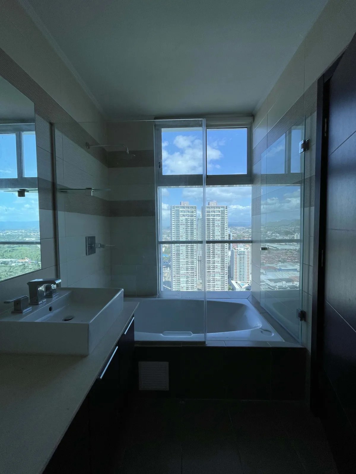 Venta de apartamento en ph country club, costa del este