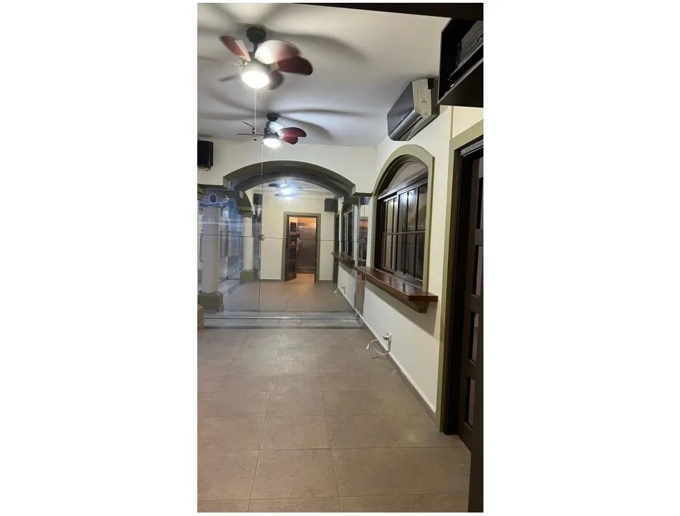 Venta de casa de 2 niveles en el doral, costa sur