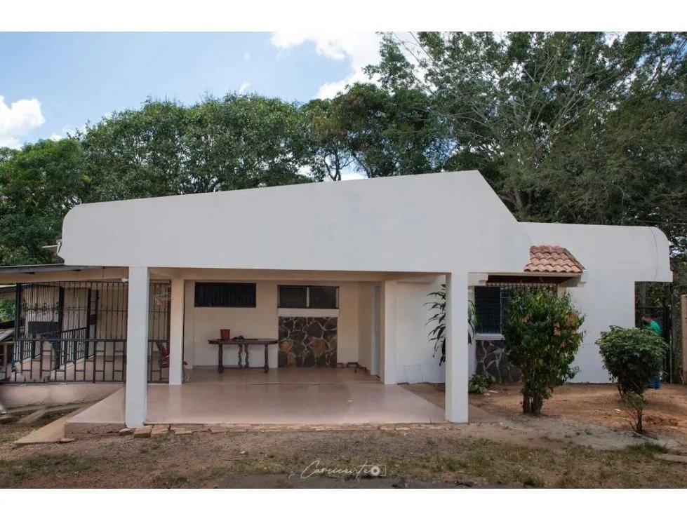 Se vende casa con amplio terreno en arraiján, panamá oeste