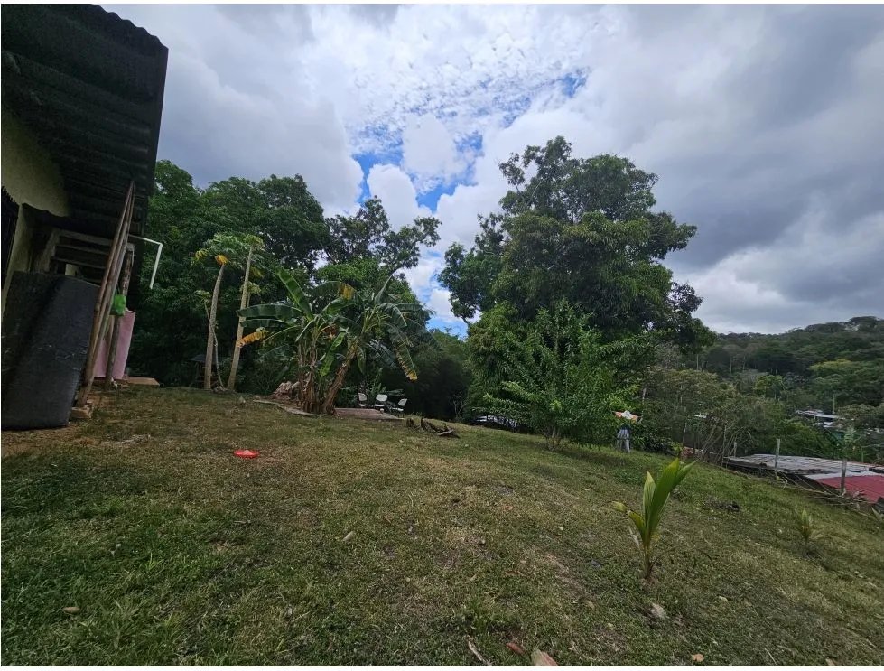 Se vende casa con amplio terreno en arraiján, panamá oeste