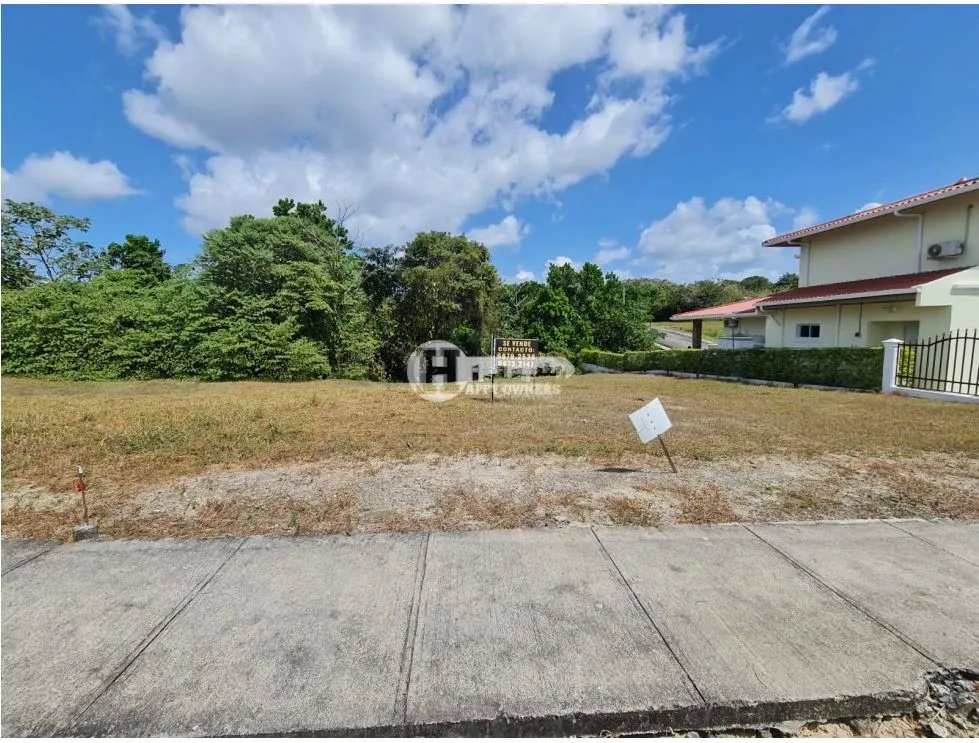 Se vende terreno en valle village, antón
