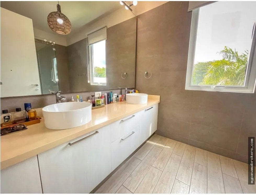 Se alquila apartamento ph solea en punta barco, san carlos