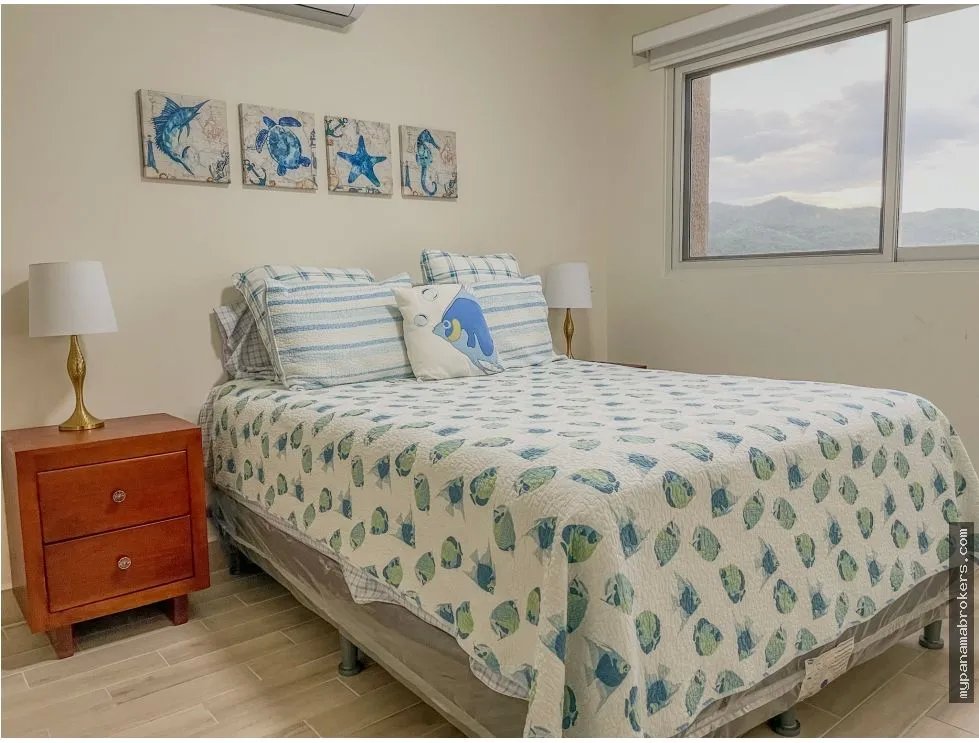 Se vende apartamento en ph playa caracol, punta chame