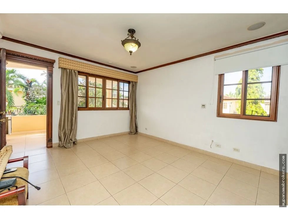 Se vende casa en costa bay, costa del este