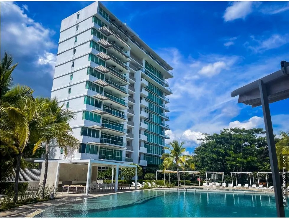 Se vende apartamento en punta barco, san carlos
