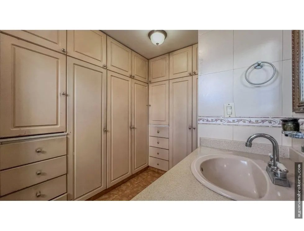 Se vende casa en villa zaita, las cumbres