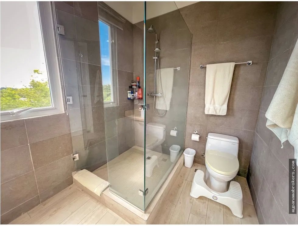 Se vende y alquila apartamento en punta barco, san carlos