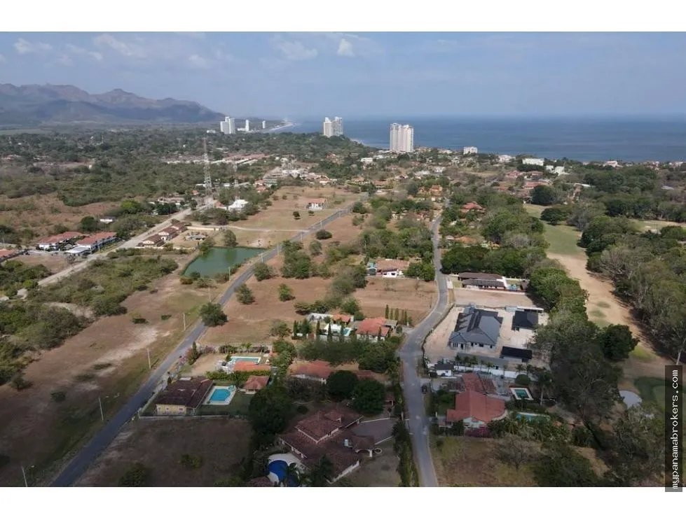 Se vende lote en club de golf, coronado, chame