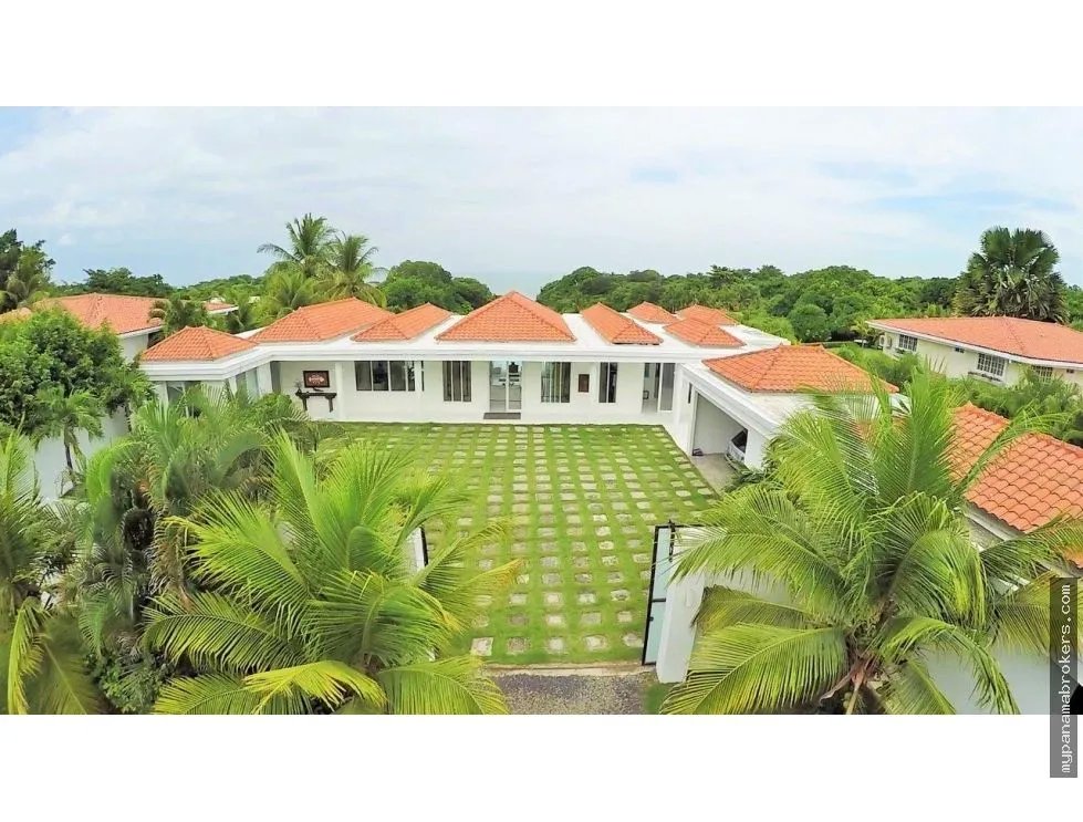 Se vende casa en p.h. el cortijo, costa esmeralda