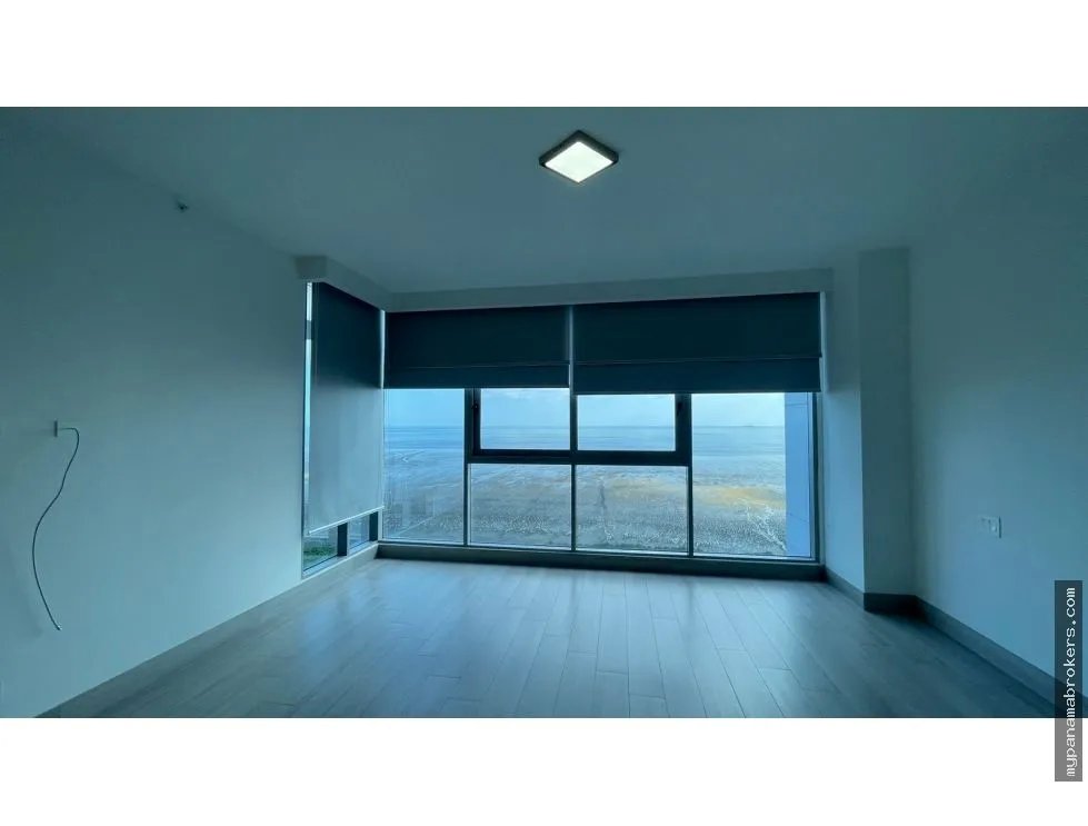 Se vende apartamento en p.h. regalia, costa del este