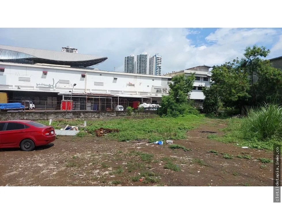 Se vende terreno para construir edificios en pueblo nuevo, panamá