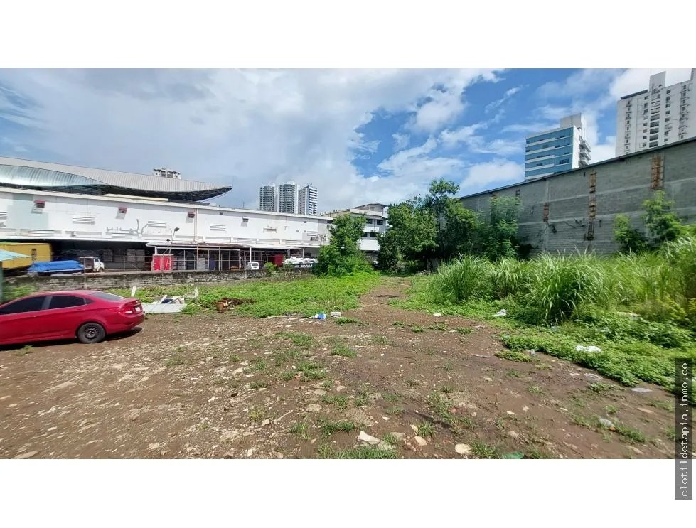 Se vende terreno para construir edificios en pueblo nuevo, panamá