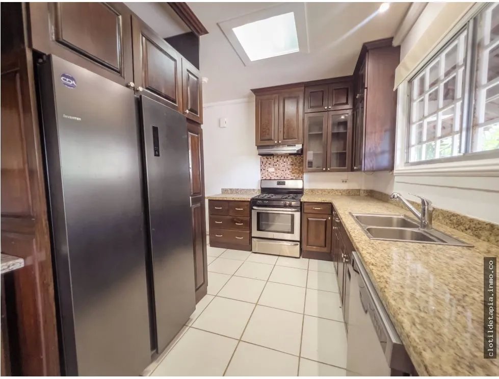 Venta de casa vacia en clayton, ancón