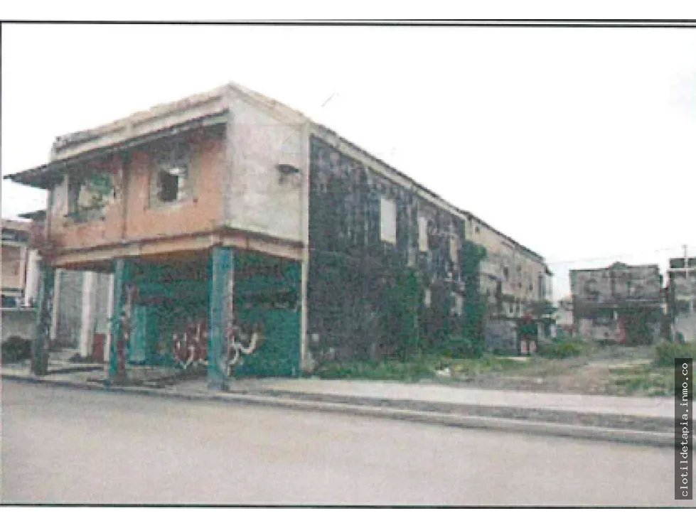 Se vende terreno en colón