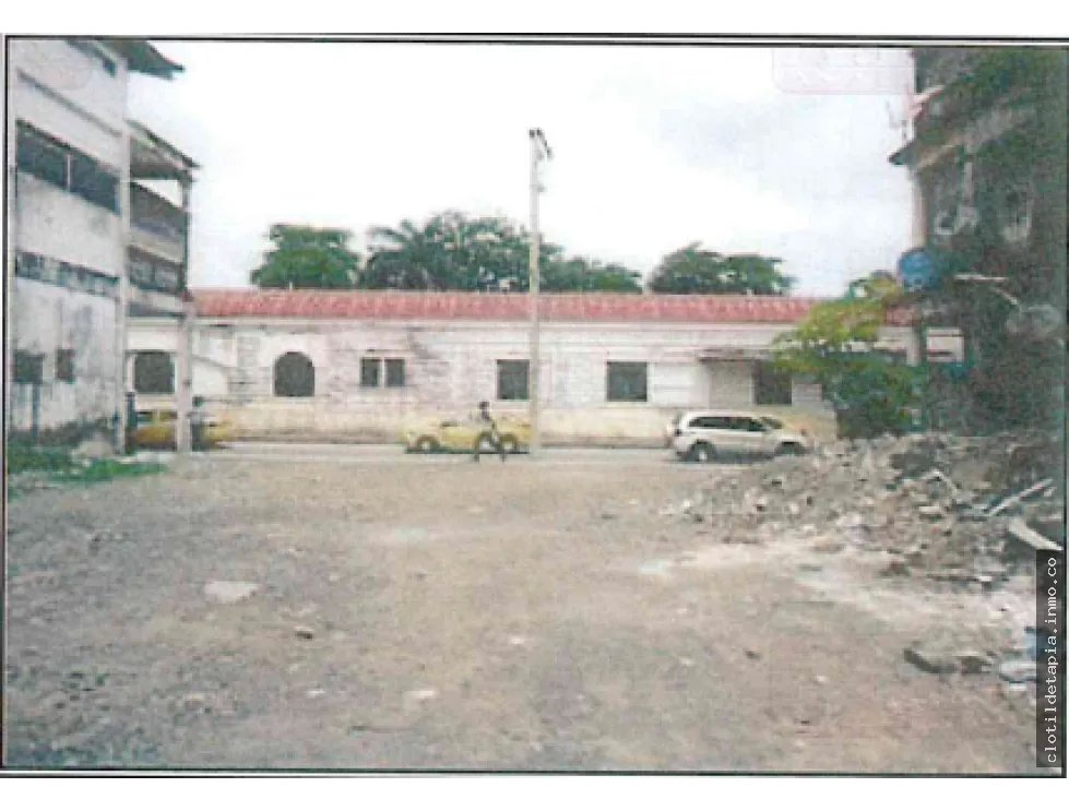 Se vende terreno en colón
