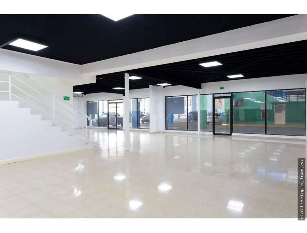 Se alquila local comercial en plaza agora en chanis, parque lefevre