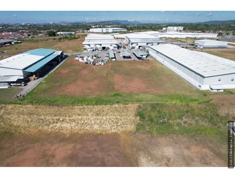 Se vende terreno en tocumen commercial park