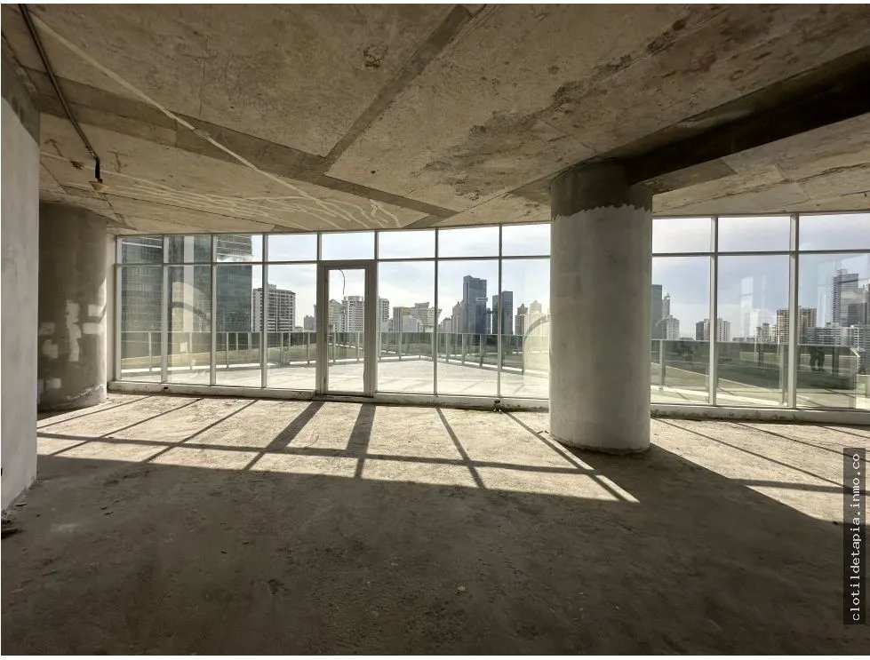 Se vende oficina en calle 50, bella vista