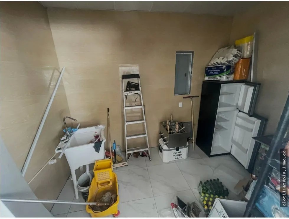 Se vende local comercial en playa blanca, río hato