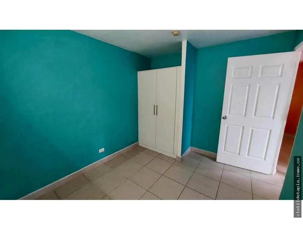 Se vende apartamento en rana de oro, pedregal