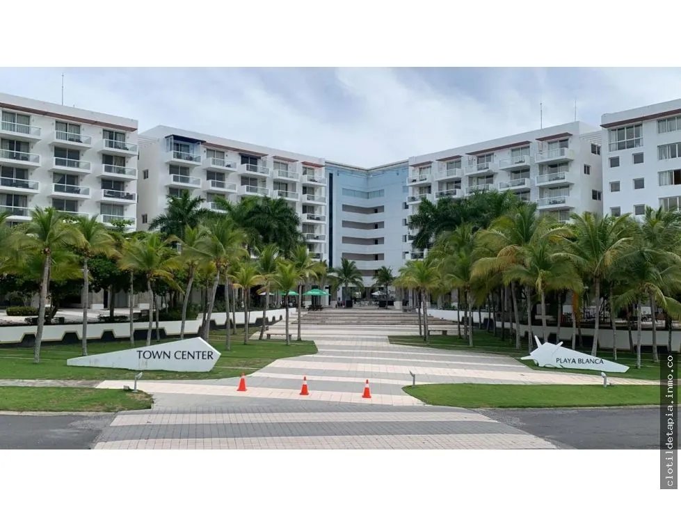 Se vende local comercial en town center, playa blanca