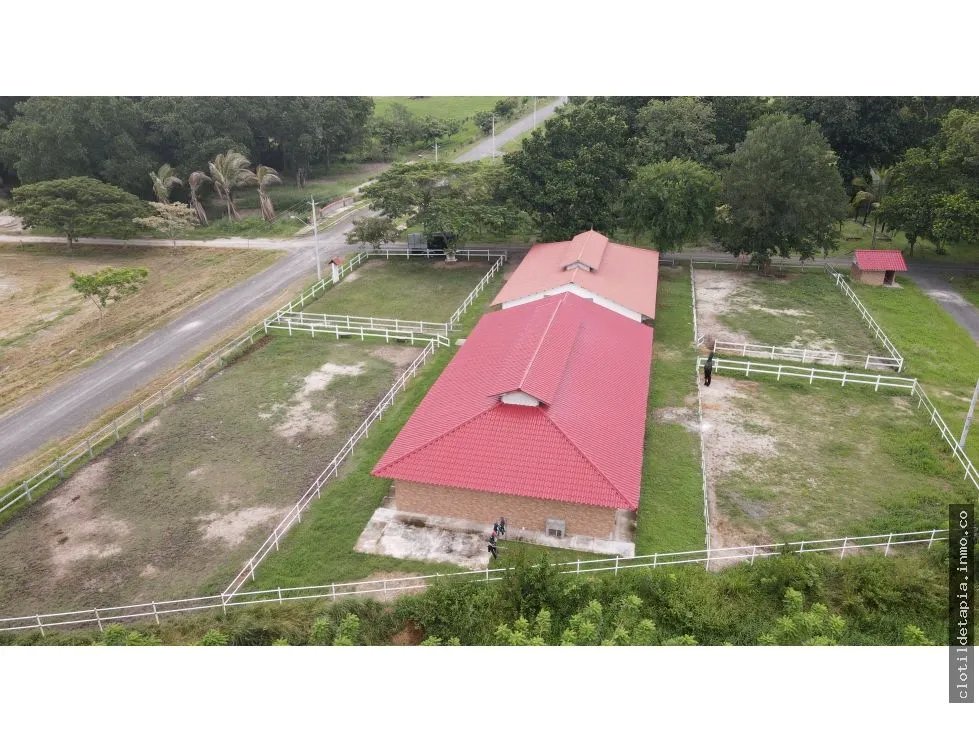 Se venden residencias en hato viejo, antón