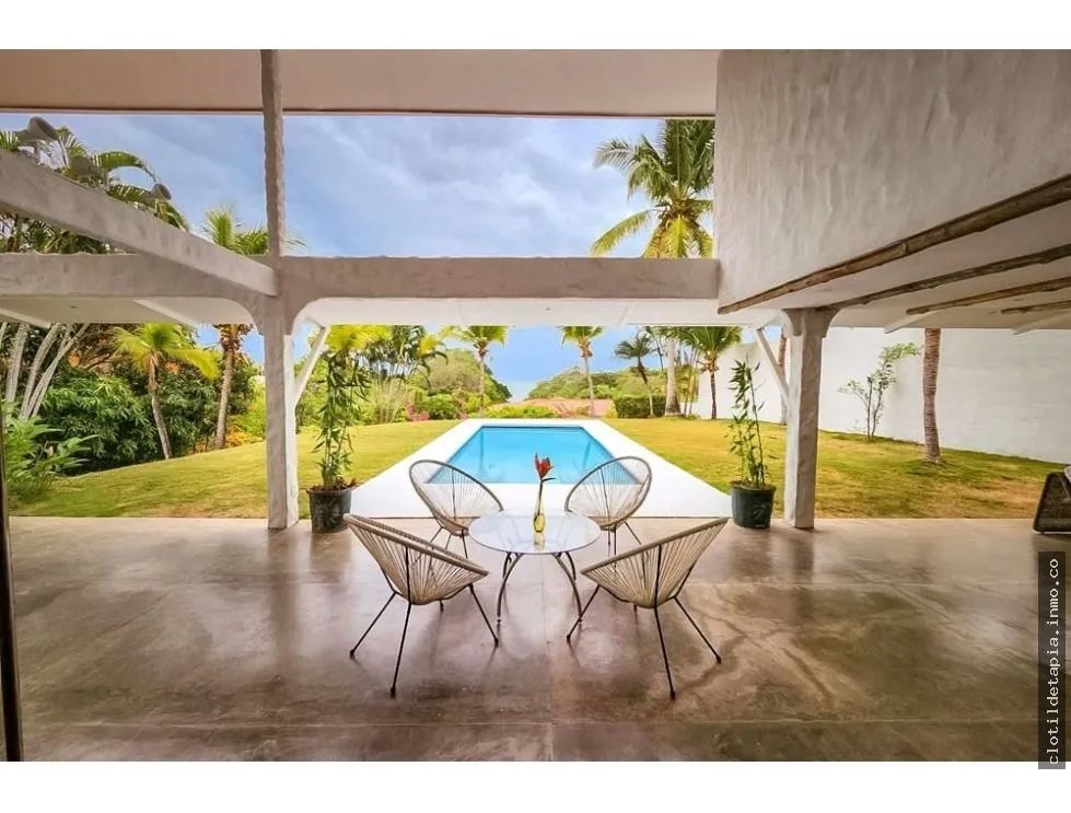 Se vende casa en ph el cortijo, costa esmeralda, san carlos