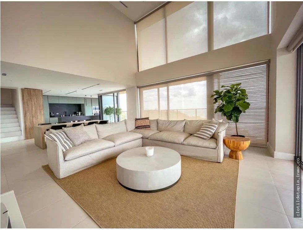 Se vende penthouse en punta caelo, san carlos
