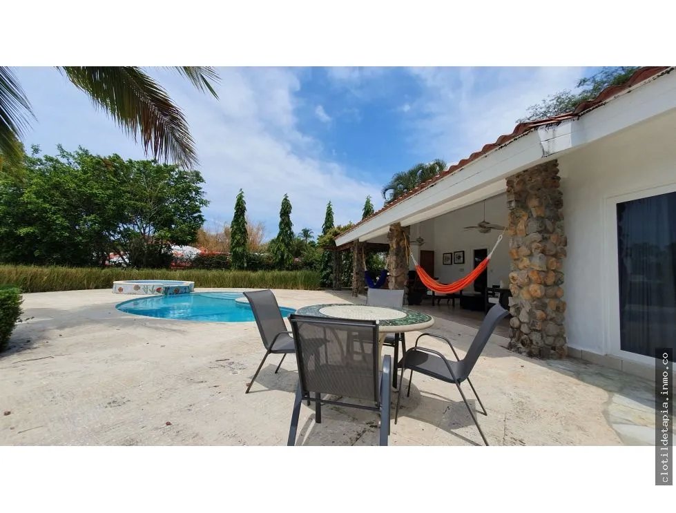Se vende casa en punta barco village, san carlos