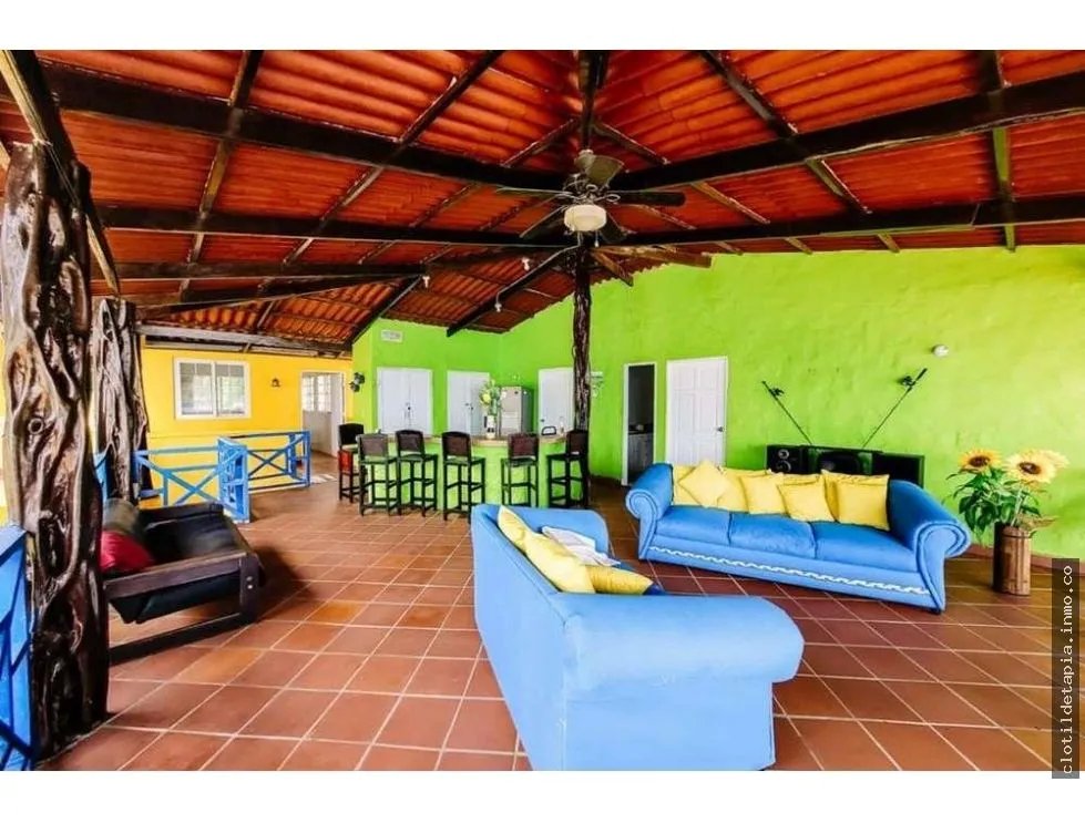 Se vende casa frente al mar en portobelo, colón