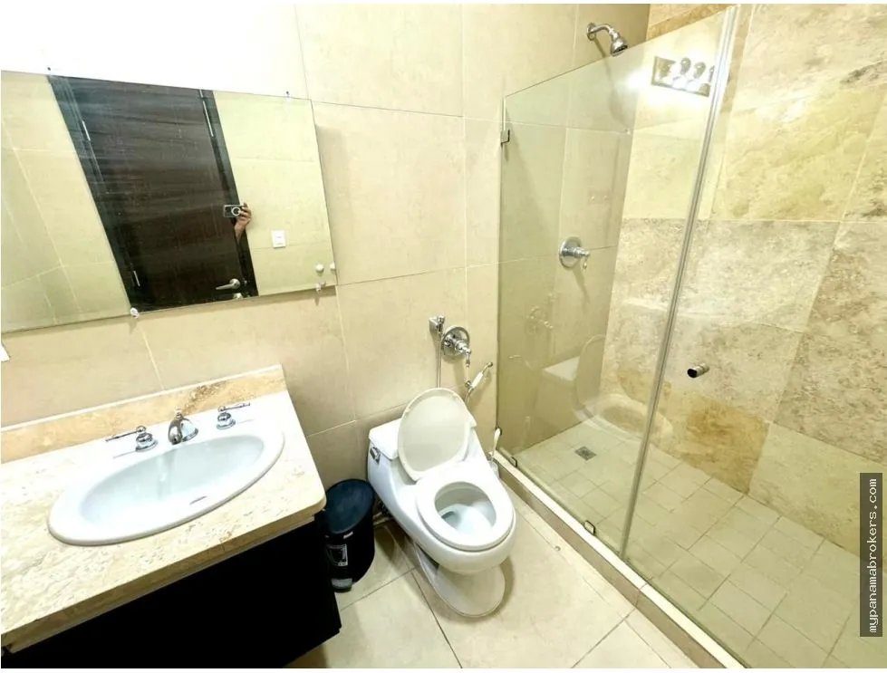 Venta de apatamento amoblado en ph rivage, ave. balboa