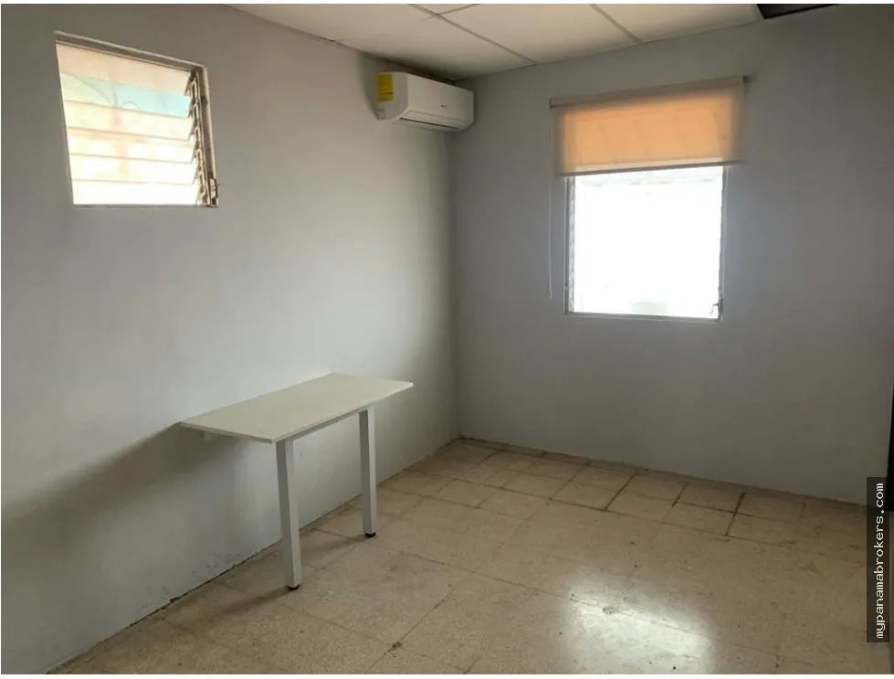 Venta de casa vacia de dos plantas en los angeles, bethania, panama