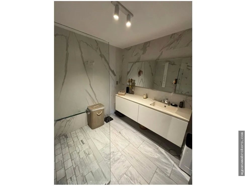 Alquiler de apartamento con linea blanca en ph nouvo, av. balboa