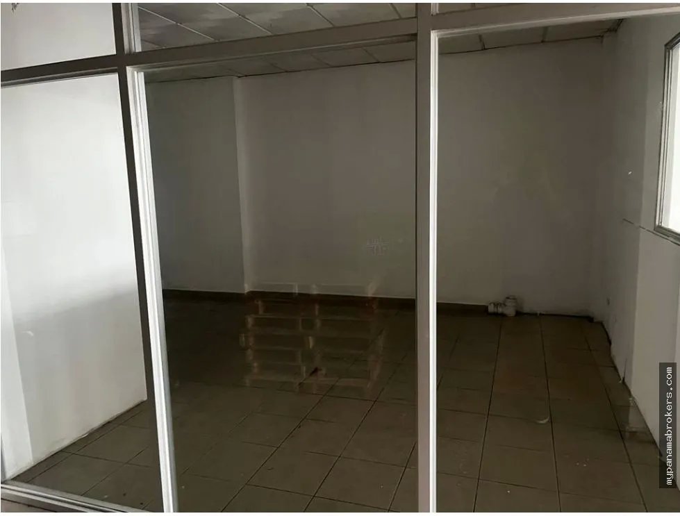 Alquiler de local comercial en plaza mystic hills, el crisol