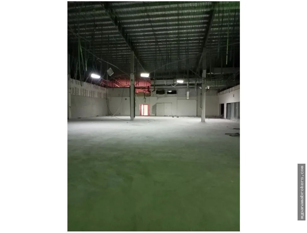 Alquiler de local comercial en plaza agora, chanis, panamá