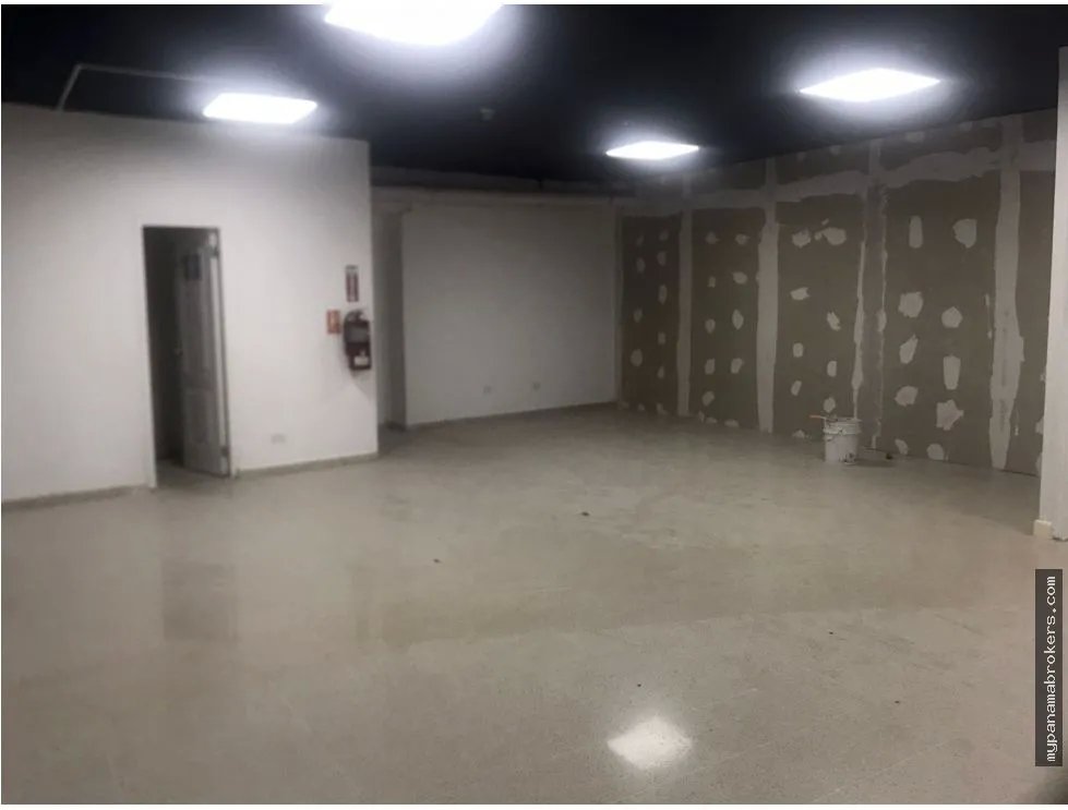 Alquiler de locales comerciales en plaza agora, chanis, panamá