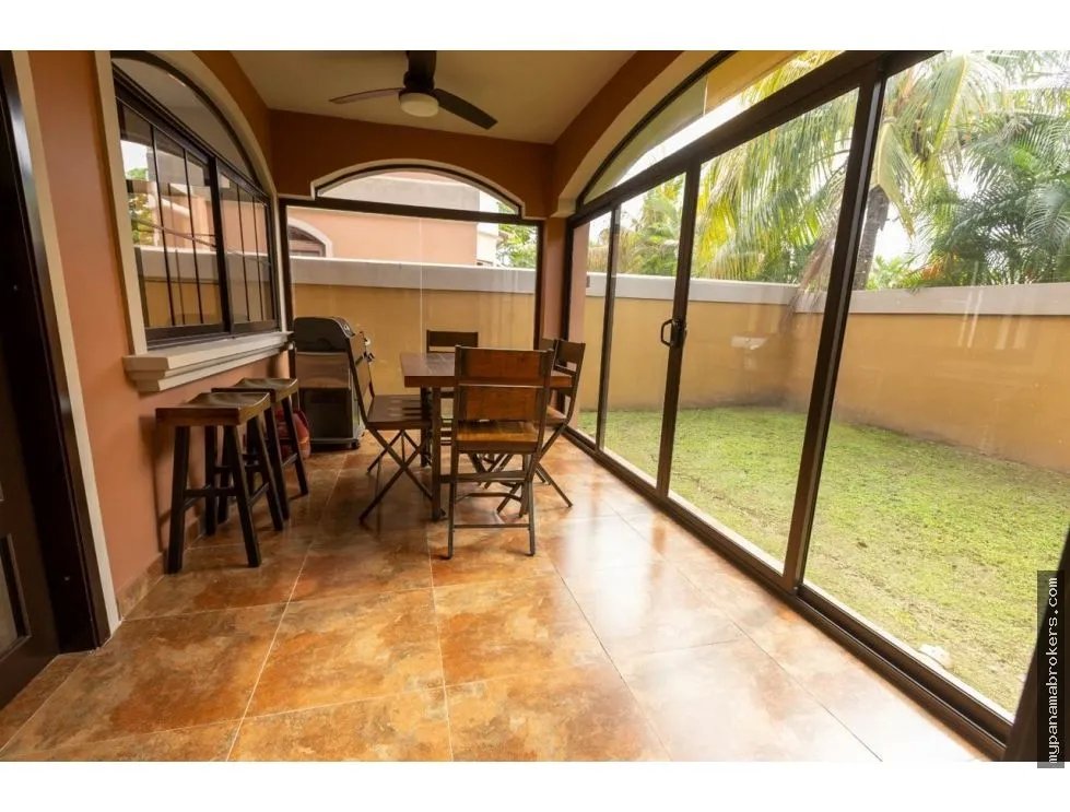 Venta de casa amoblada en residencial el doral, costa sur, panamá