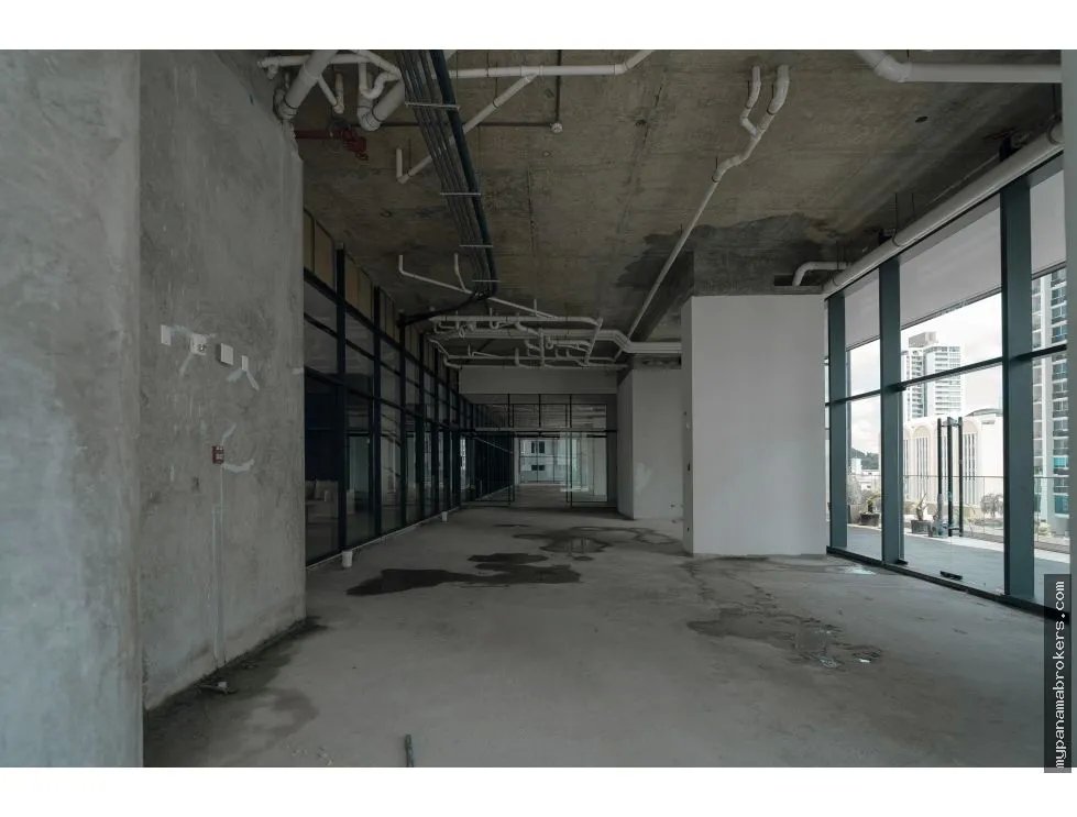 Alquiler de local comercial para restaurante en edificio armani
