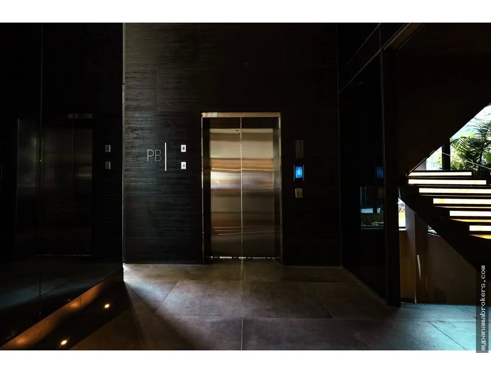 Venta de oficina en edificio armani, bella vista, panamá