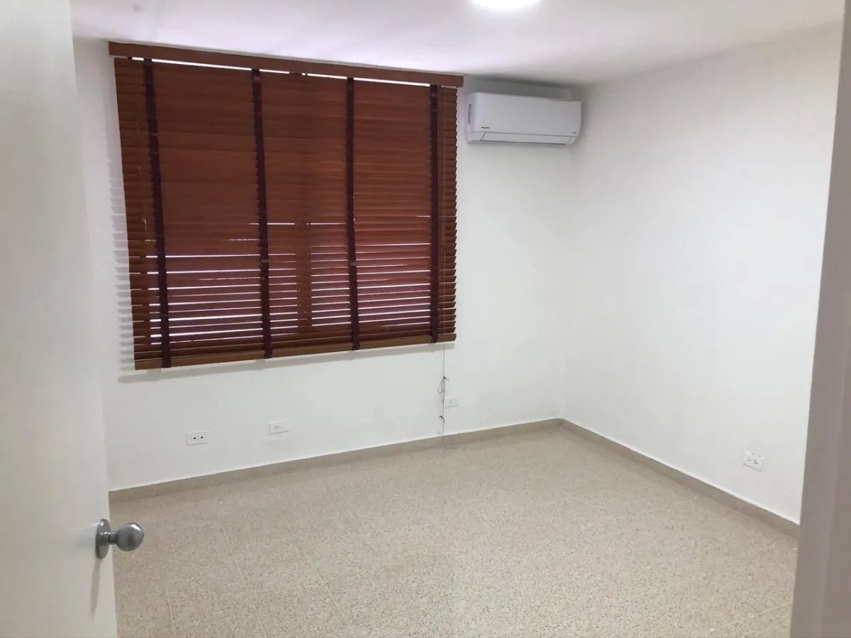 Venta de apartamento ph torre ebbelle, marbella