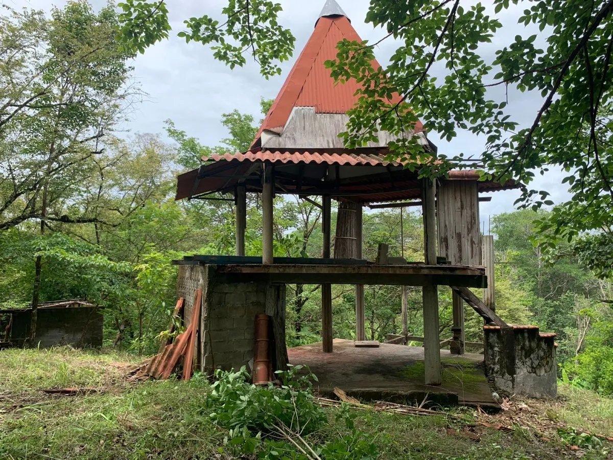 Lote de Casa en Venta en Santa Catalina