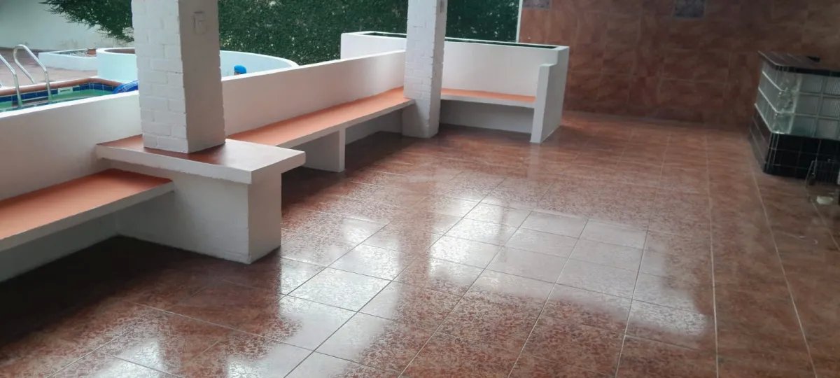 Venta de casa grande en las cumbres