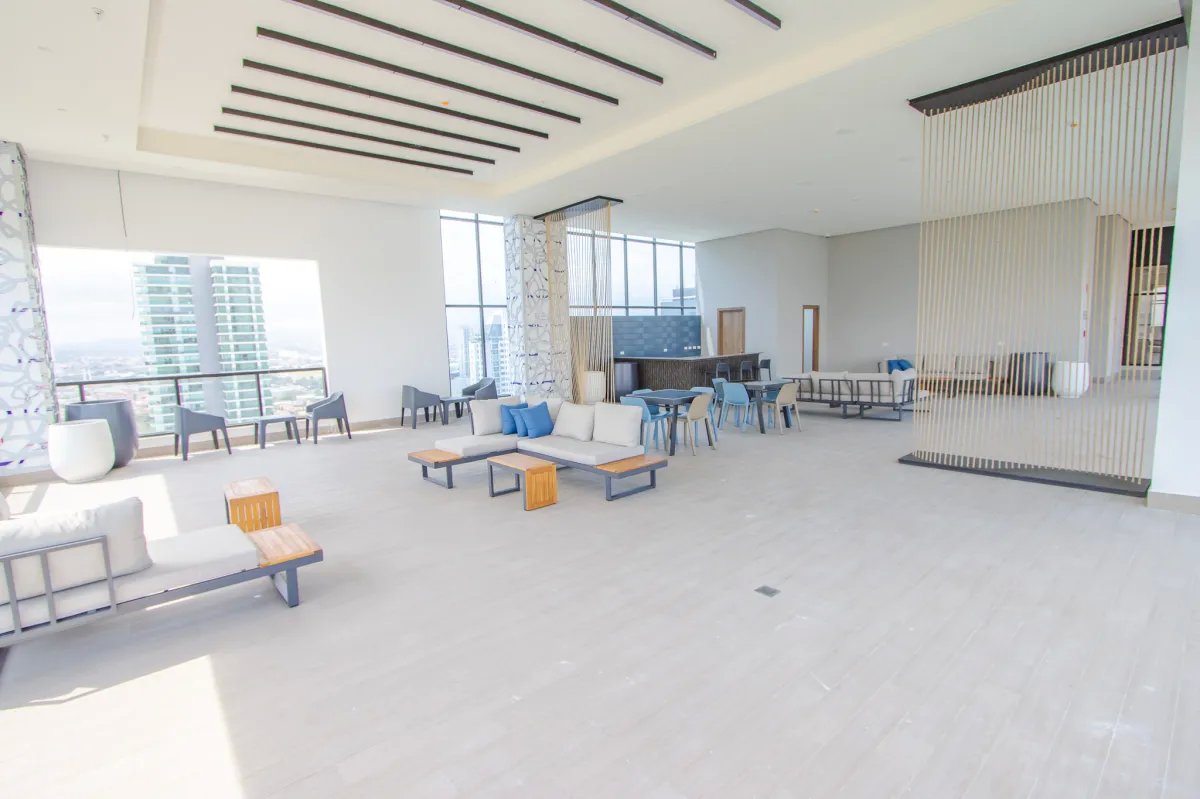 ALQUILER DE OFICINA EN PH ROPARDI  VÍA RAMÓN ARIAS / VÍA BRASIL