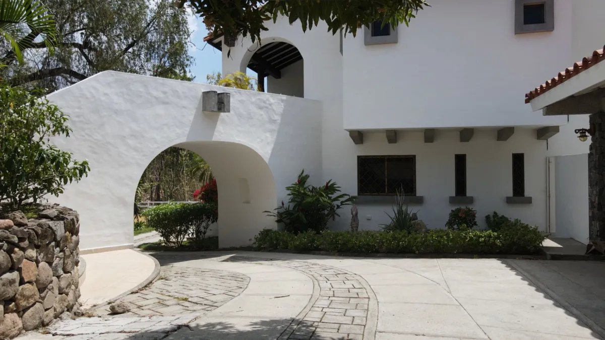 Se vende casa comercial en Llano Bonito, Juan Diaz